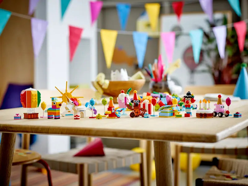 Lego Creative Party Box (11029)