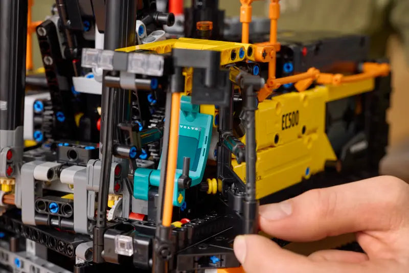 Lego Volvo EC500 Hybrid Excavator (42215)
