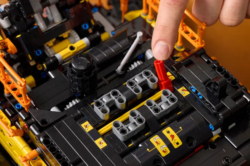 Lego Volvo EC500 Hybrid Excavator (42215)