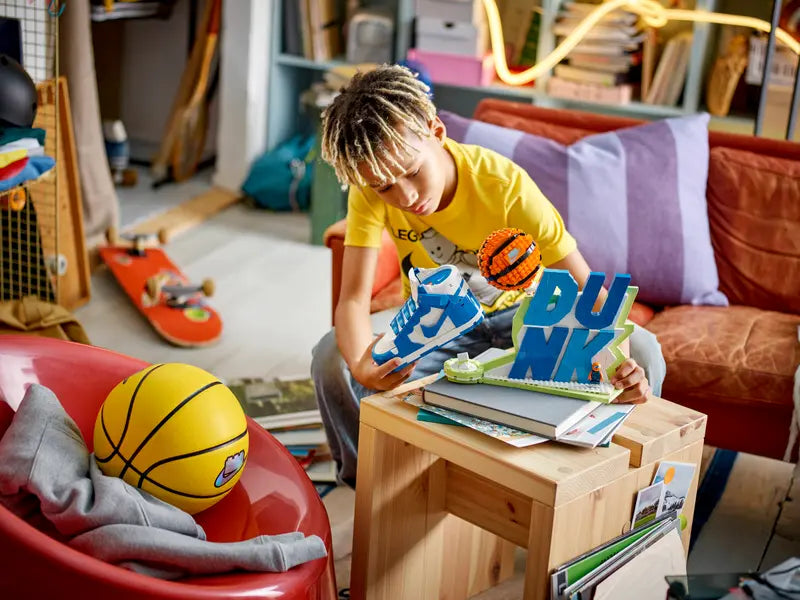 Lego Nike Dunk x LEGO Set (43008)