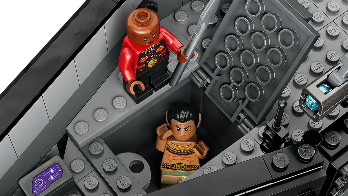 Black Panther: War on the Water (76214) Display Box