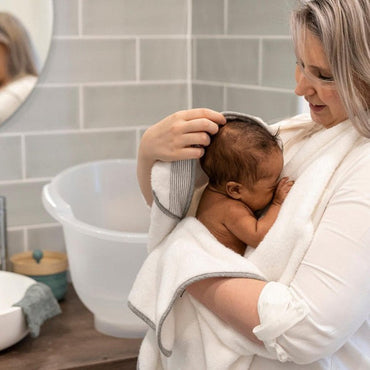 Doomoo hooded towel Dry and Play, White