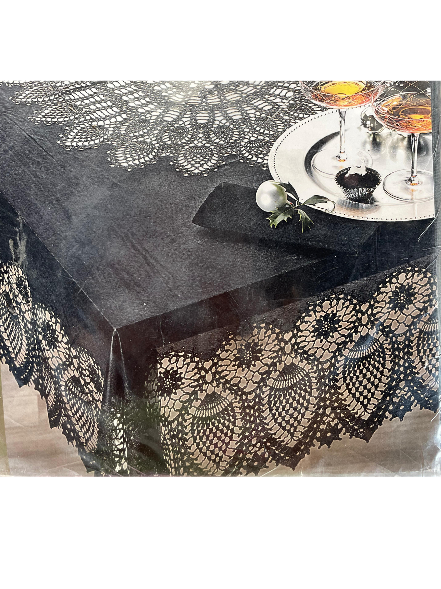 Black Lace Tablecloth - 264x152 cm
