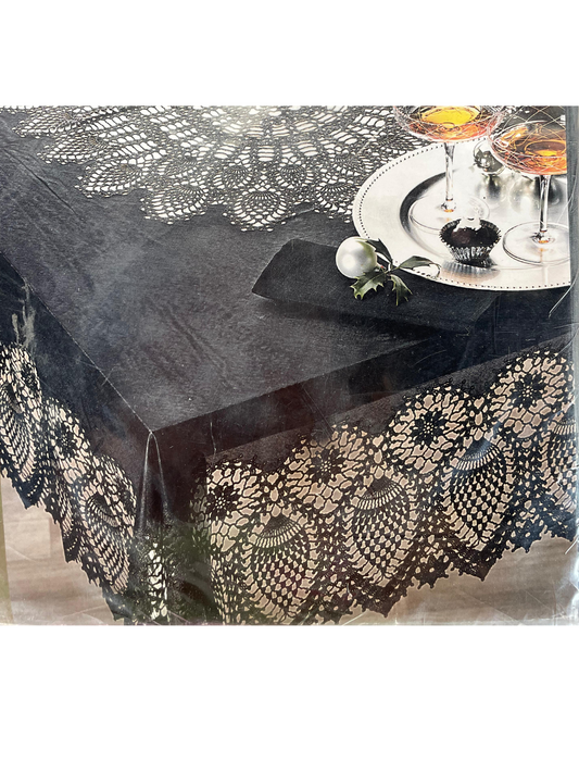 Black Lace Tablecloth - 264x152 cm