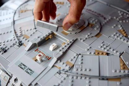 Lego Star Trek: U.S.S. Enterprise NCC-1701-D (10356)