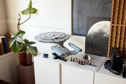 Lego Star Trek: U.S.S. Enterprise NCC-1701-D (10356)