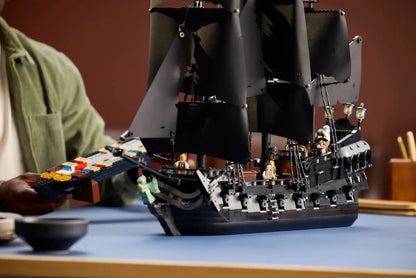 Lego Captain Jack Sparrow's Pirate Ship (10365)
