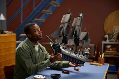 Lego Captain Jack Sparrow's Pirate Ship (10365)