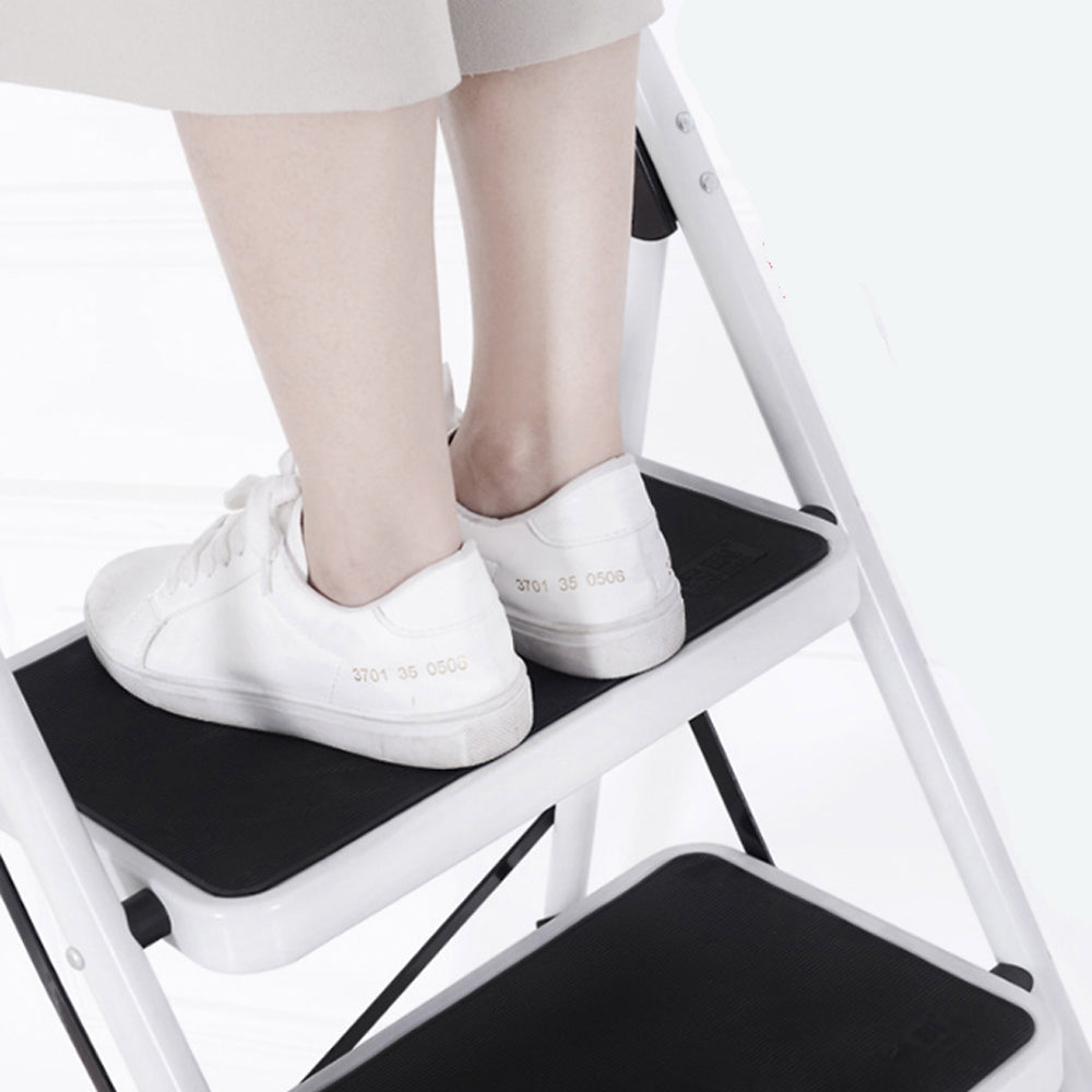 Metal Folding Ladder Handgrip Anti-Slip and Wide Pedal-White