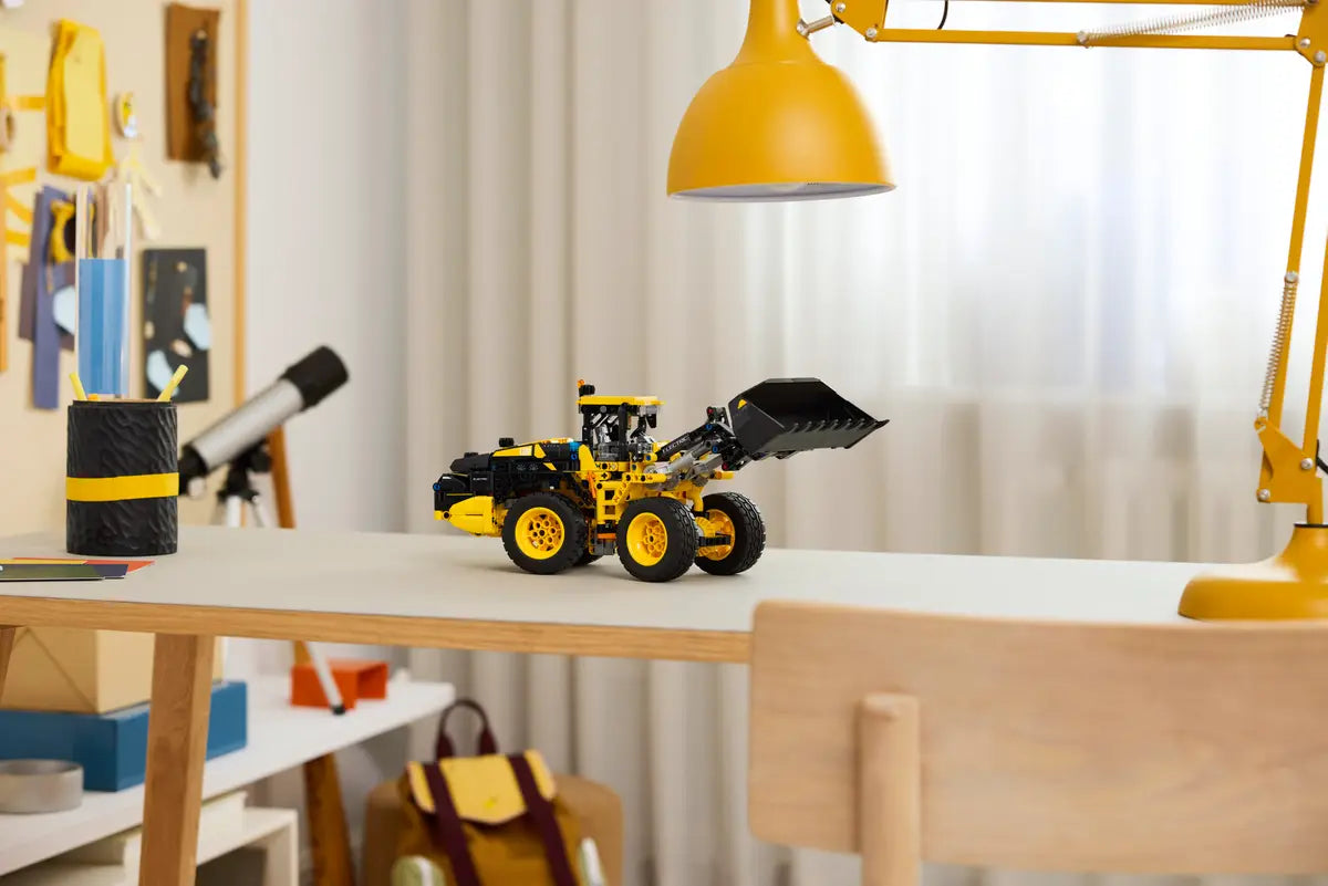 lego Volvo L120 Electric Wheel Loader (42209)