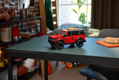 Lego Technic Ford Bronco (42213)