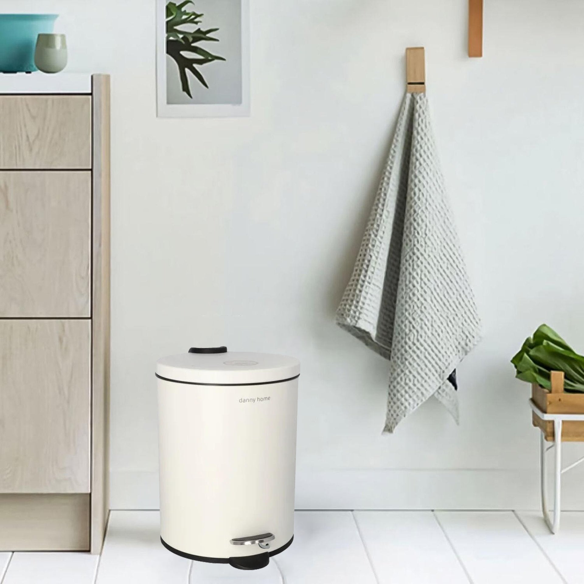 Danny Home 5L Carbon Steel Pedal Trash Can – Matte White