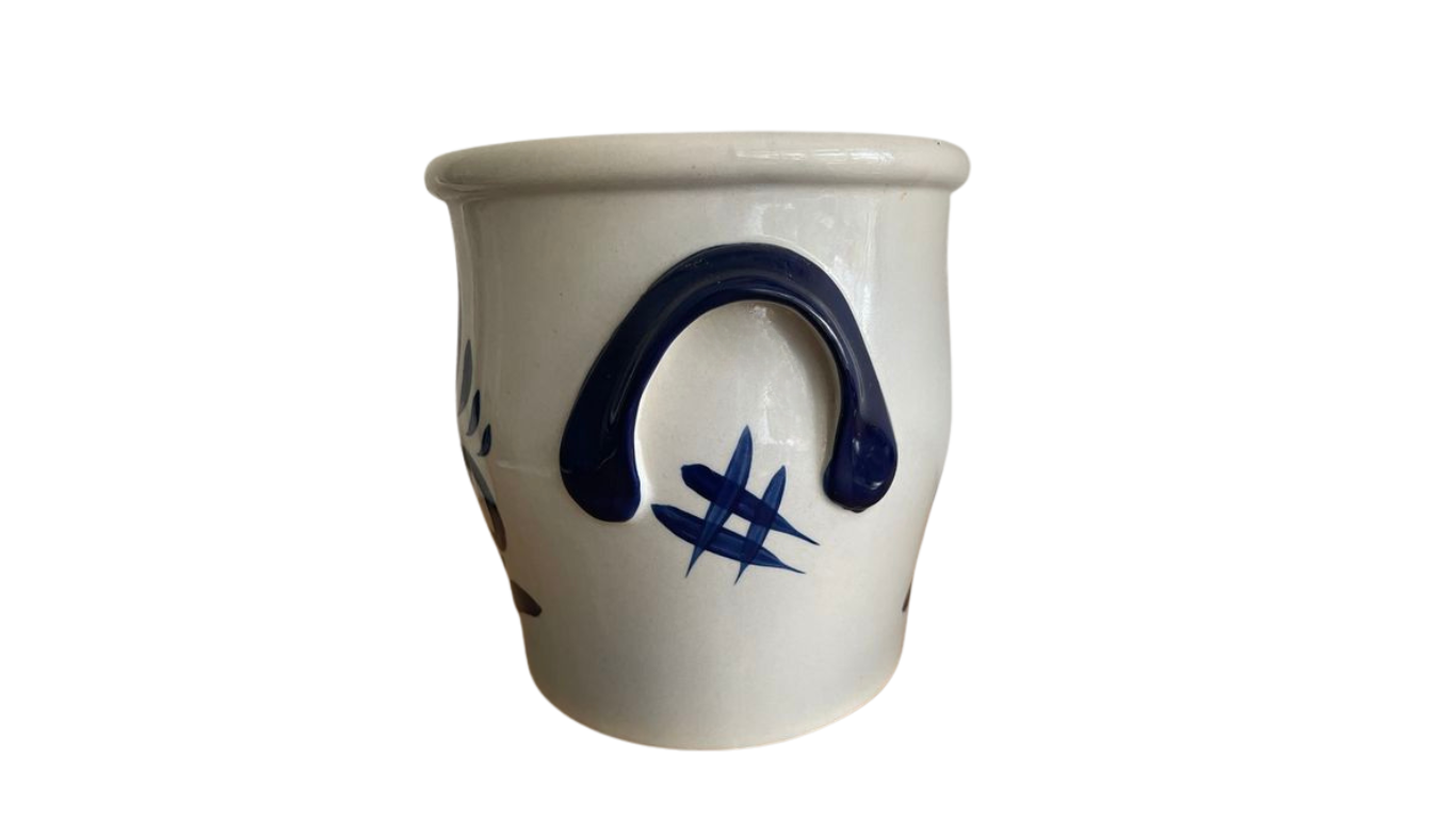 Ceramic pot blue and white