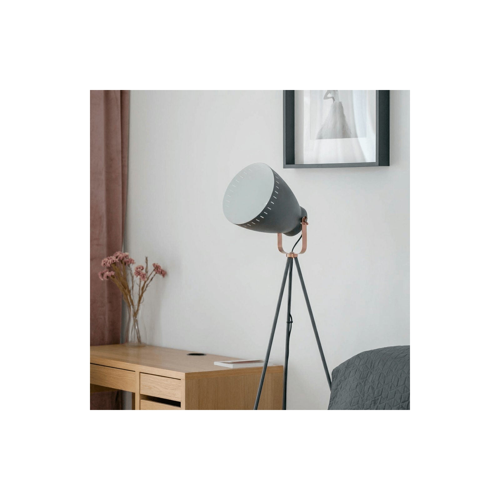 Nino Germany Makky Floor Lamp – Industrial Black & Copper Swivel Spotlight