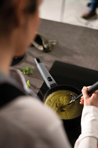 One-Handed Casserole Cook & Space 18 cm, Black