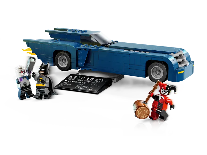 Lego Batman with the Batmobilevs. Harley Quinn and Mr. Freeze (76274)