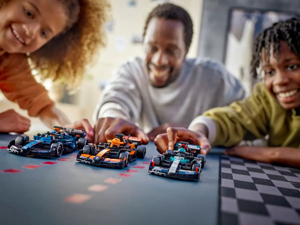 Lego Mercedes-AMG F1® W15 Race Car (77244)