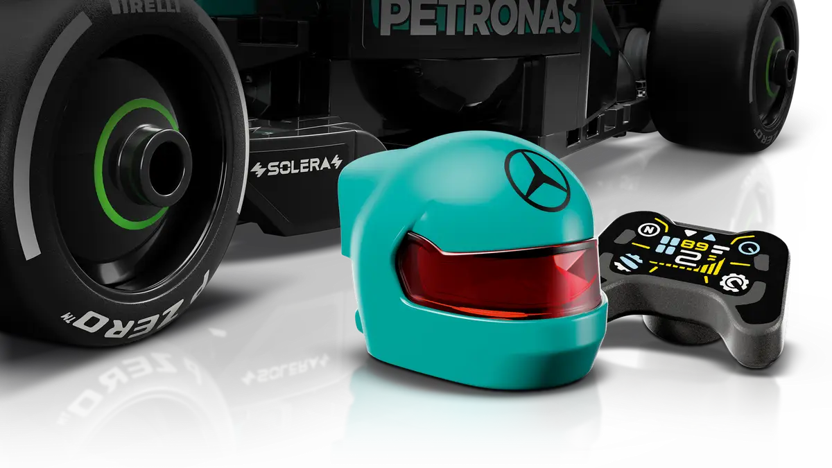 Lego Mercedes-AMG F1® W15 Race Car (77244)