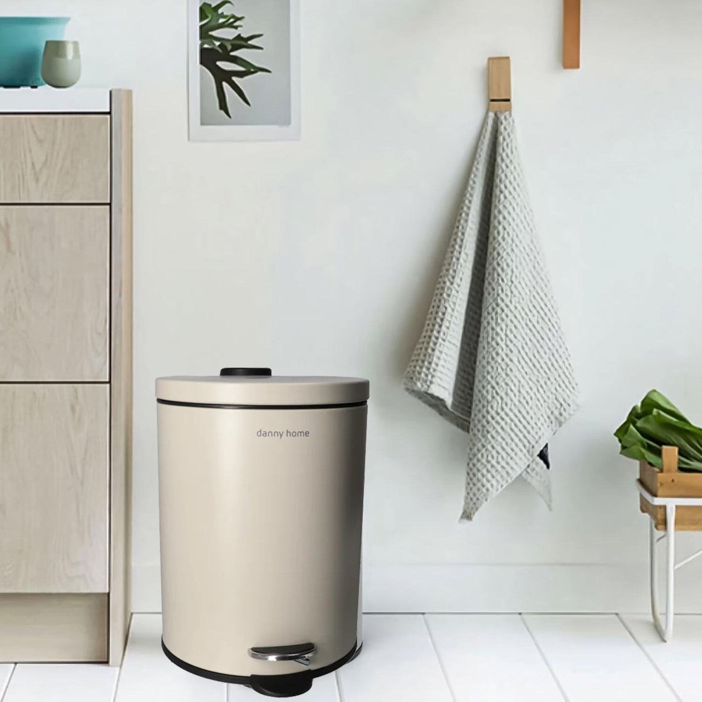 Danny Home 5L Carbon Steel Pedal Trash Can – Matte Beige
