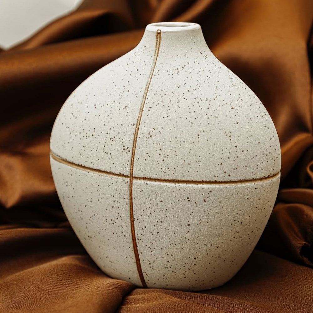 Danny Home Decorative ceramic vase 21.5cm – Beige and Gold