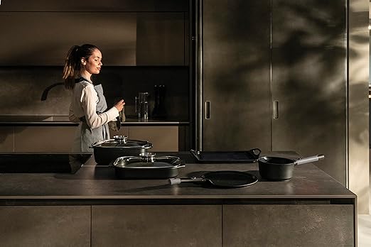 One-Handed Casserole Cook & Space 18 cm, Black