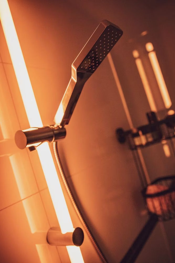 Wenko LED Shower Rail – Award-Winning RGB & Warm White Illuminated Rod with Remote