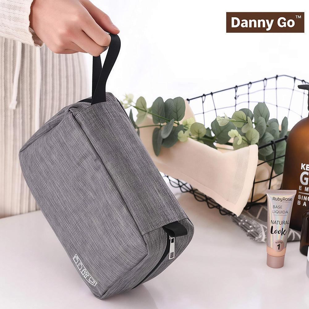Danny Go Hanging Toiletry Wash Bag with Hook DT008