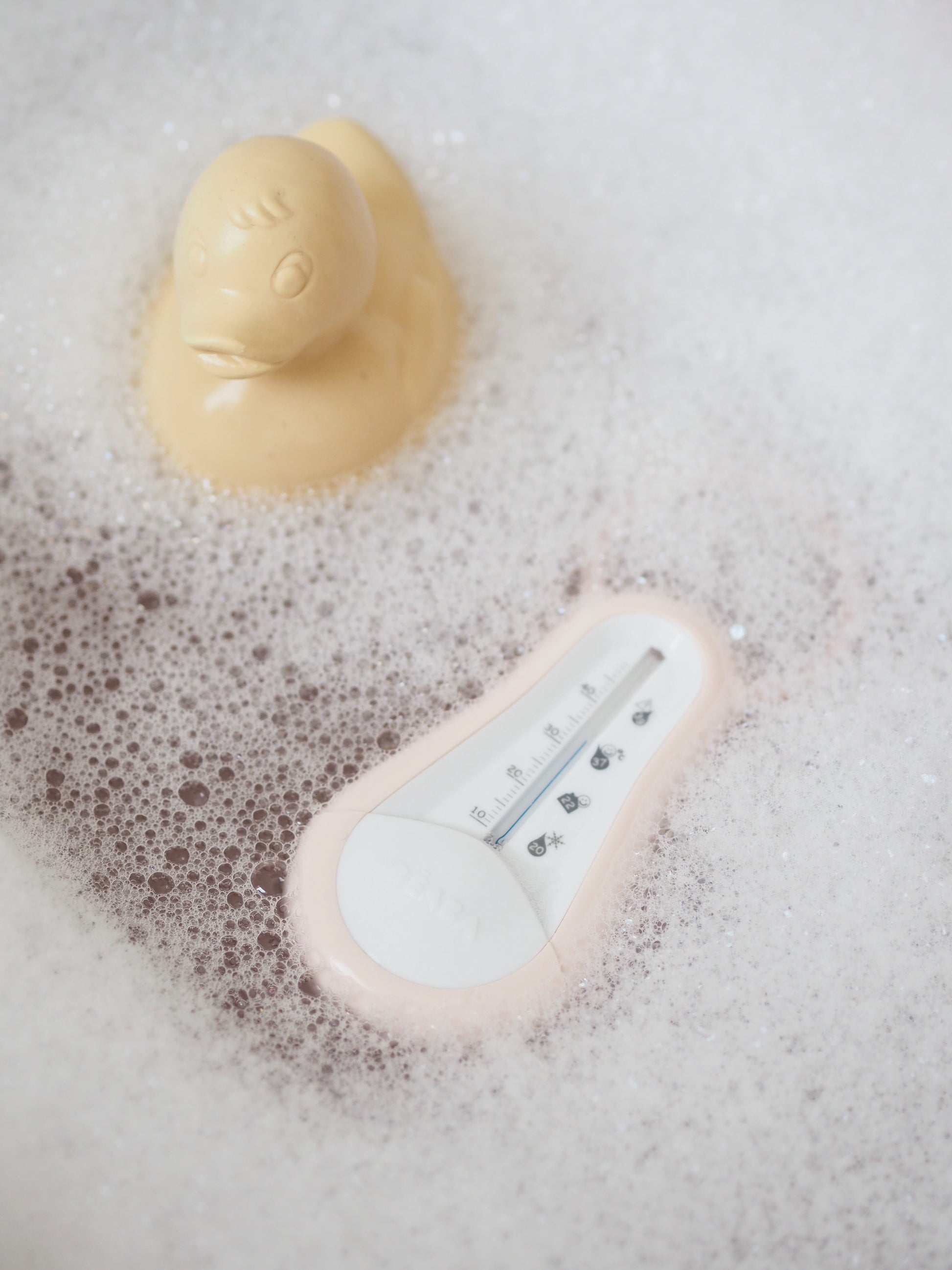 Béaba Lotus Digital Bath & Room Thermometer Pink