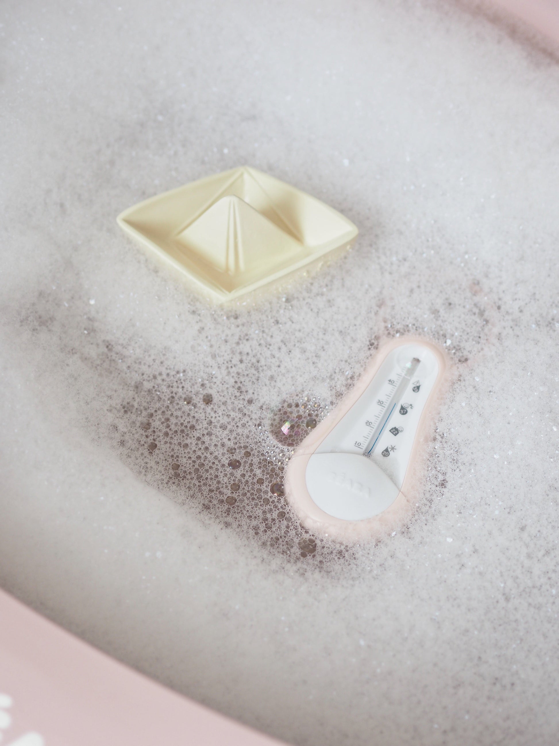 Béaba Lotus Digital Bath & Room Thermometer Pink