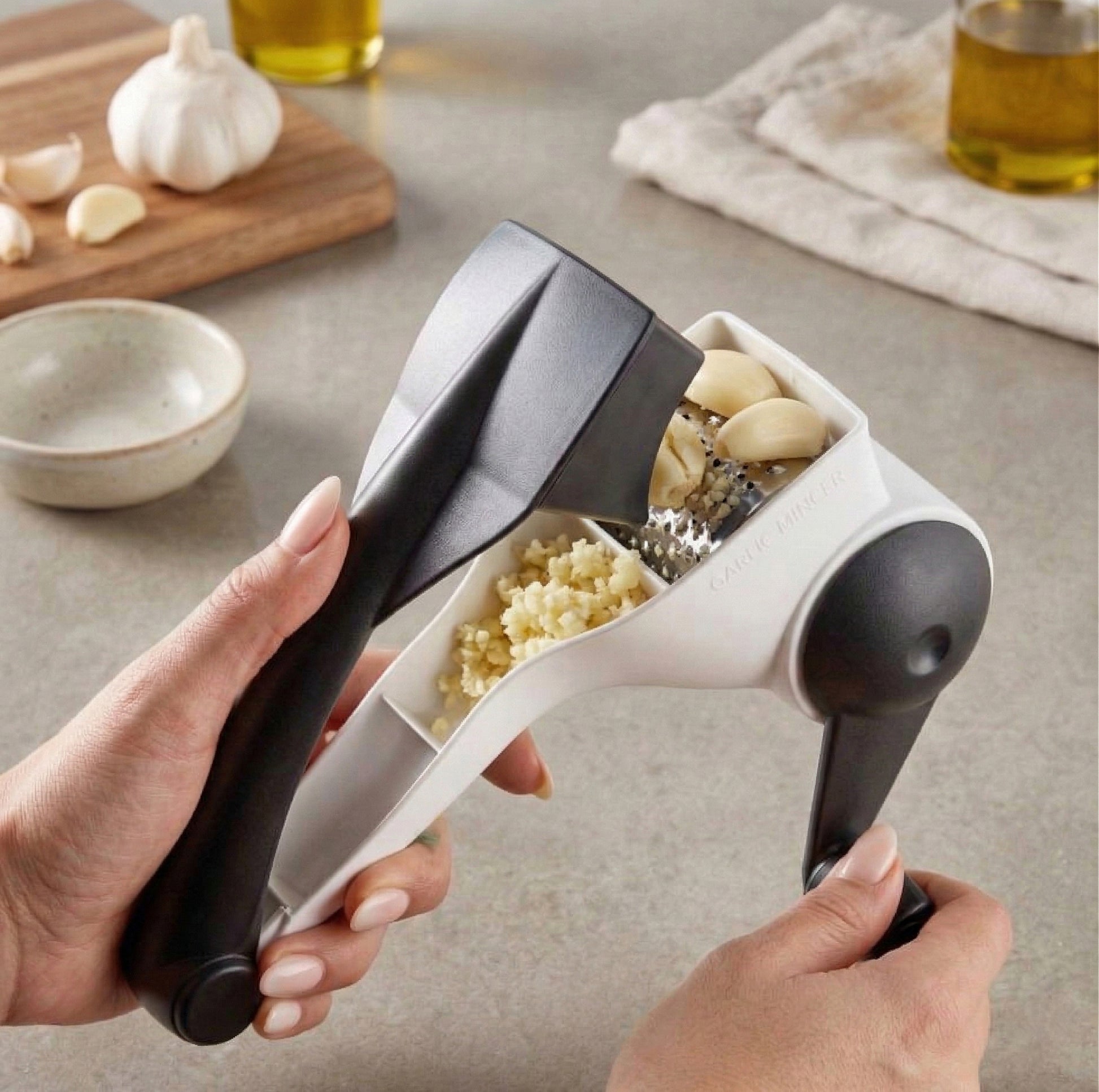 Danny Home Rotary stainless steel Hand Grater 24cm