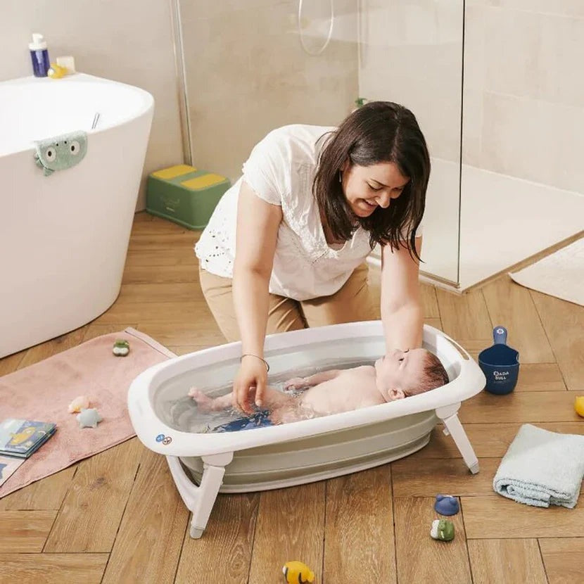 Foldable baby bathtub