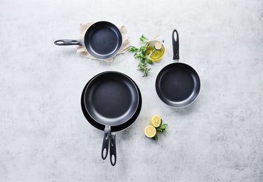 Classic Non-Stick Frying Pan 32 "cm" By Beka