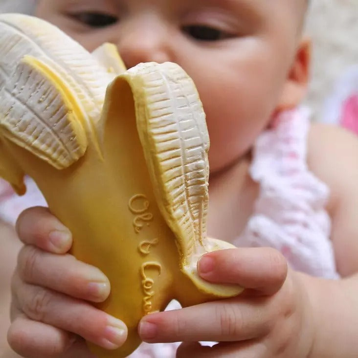 OLI & CAROL Ana Banana Teether