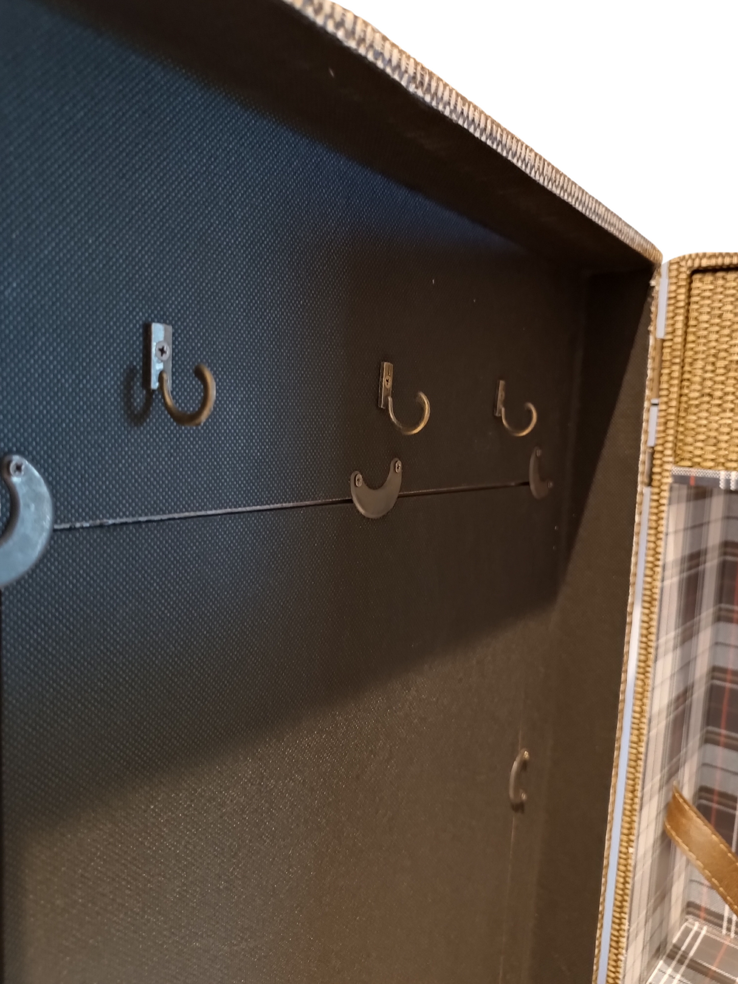 Suitcase Decoration Hanger Wicker/ Jewelry Case