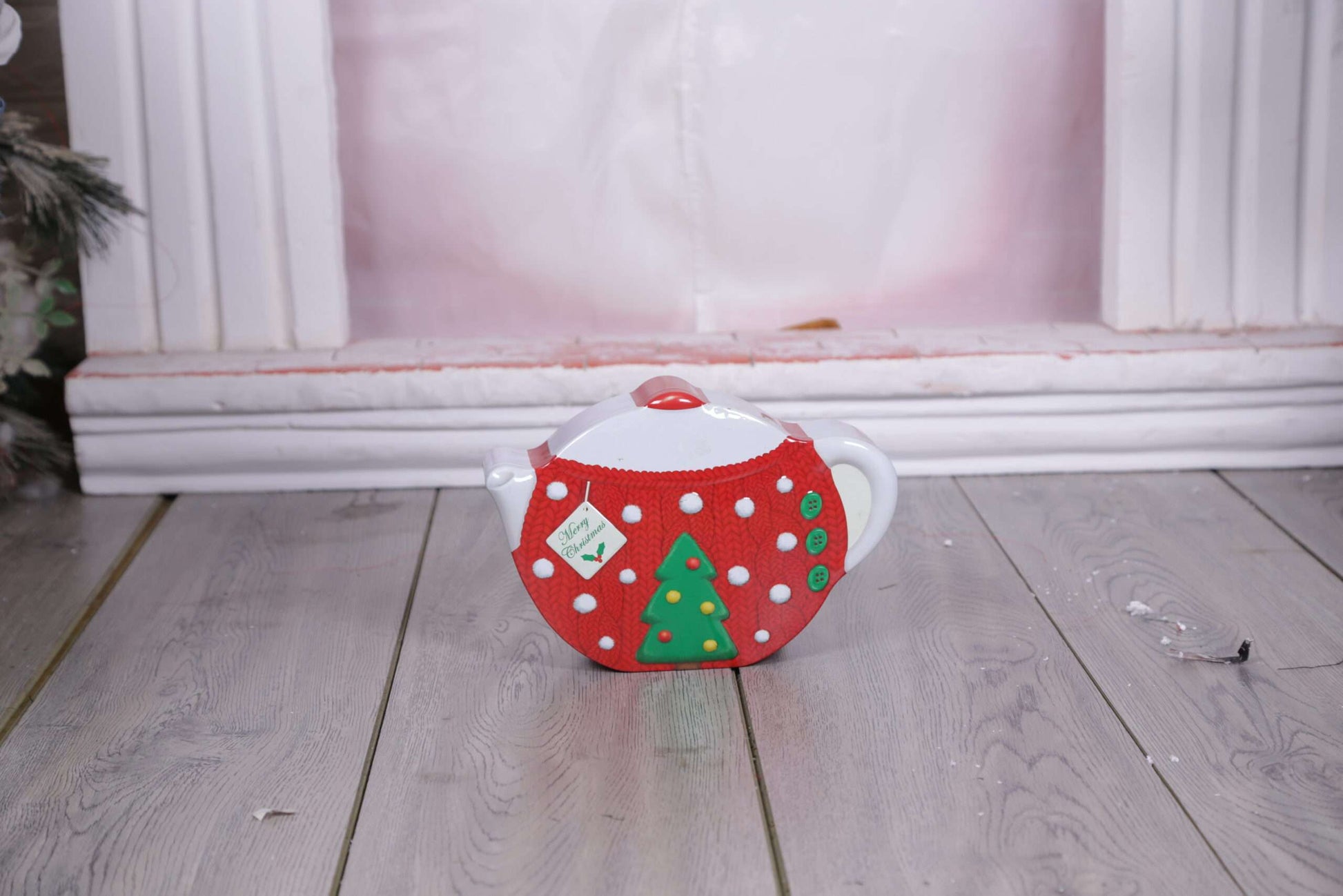 Christmas Tea Pot Tin Box