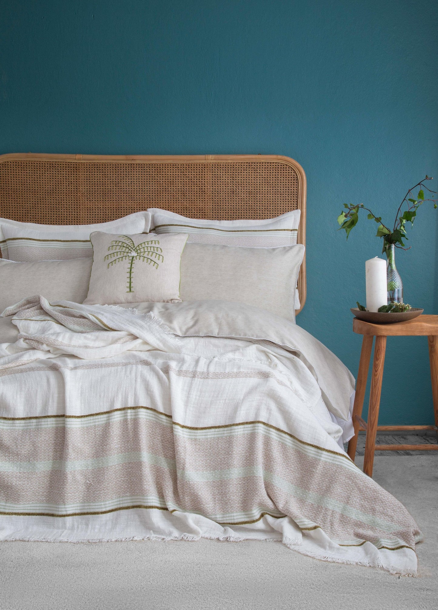 8 pcs DOUBLE SIZE BEDSCOVER SET CALI OLIVE