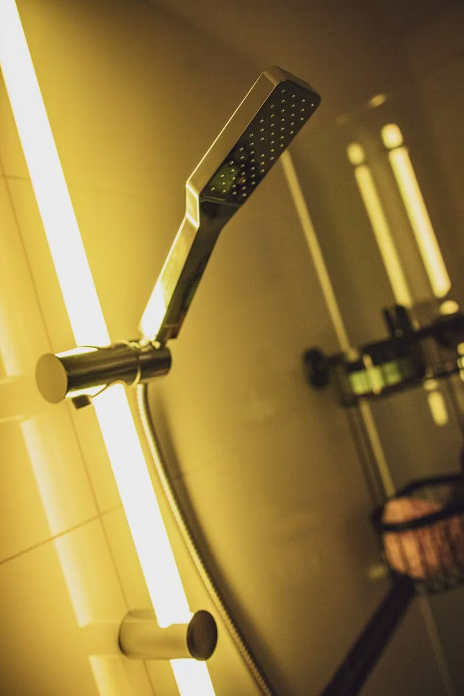 Wenko LED Shower Rail – Award-Winning RGB & Warm White Illuminated Rod with Remote