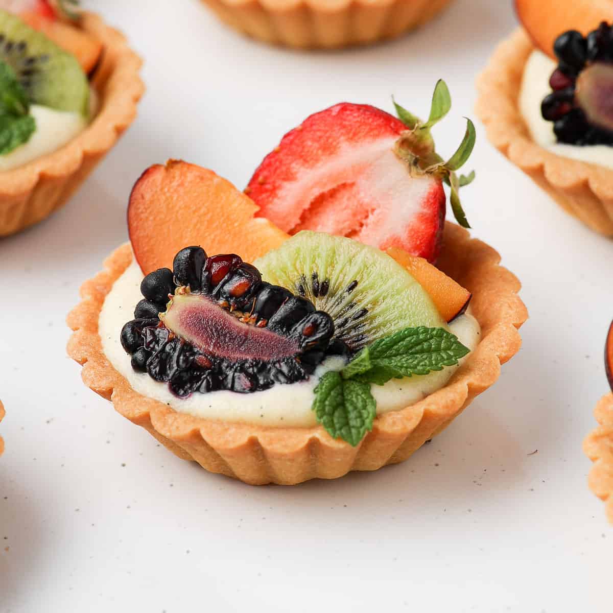 Danny Home 4-Pcs Carbon Steel Premium quality , Non-stick Detachable Mini Round Tart Pan 11.8cm