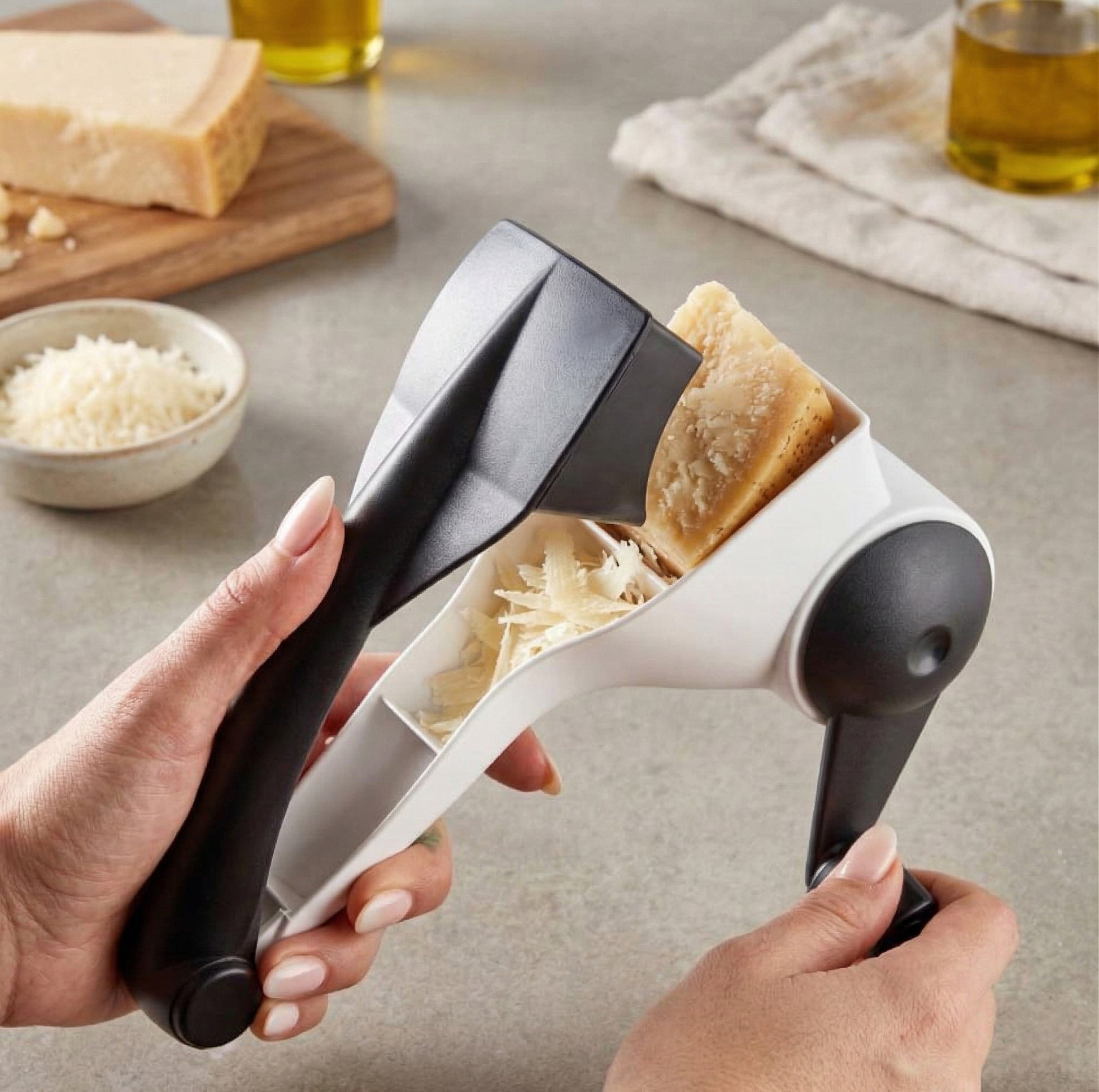 Danny Home Rotary stainless steel Hand Grater 24cm