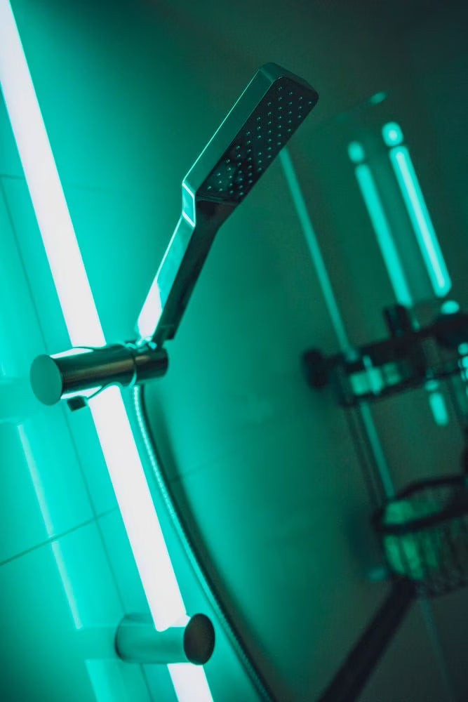 Wenko LED Shower Rail – Award-Winning RGB & Warm White Illuminated Rod with Remote