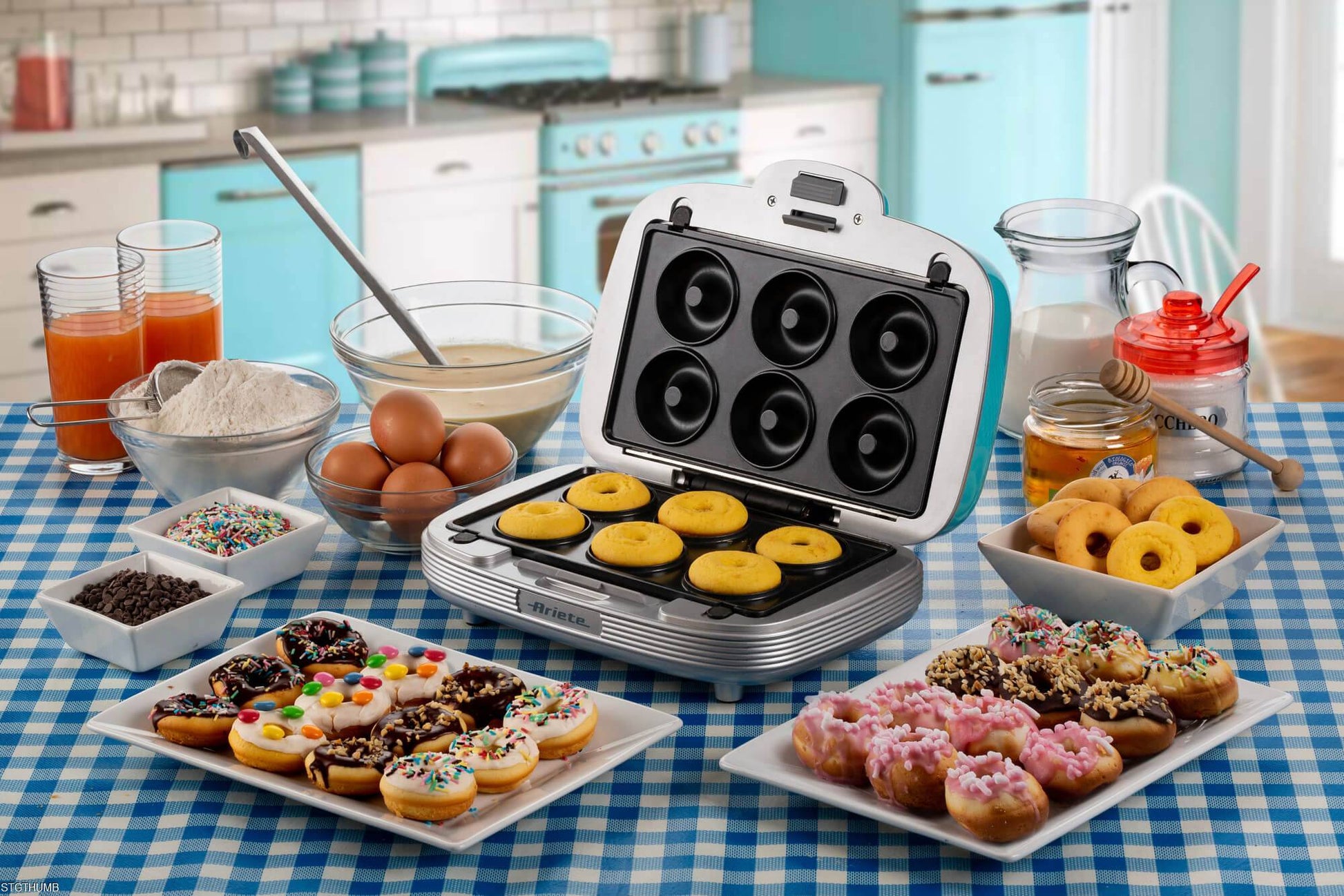 Sandwiches and cookies 3 in 1